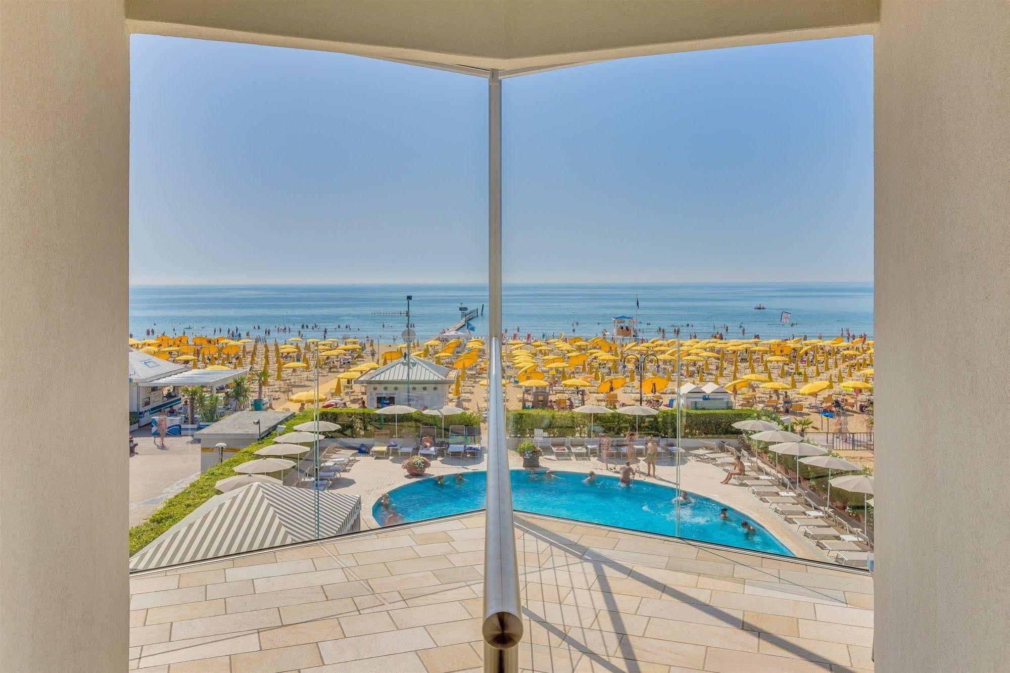 Hotel Delle Mimose Lido di Jesolo Buitenkant foto